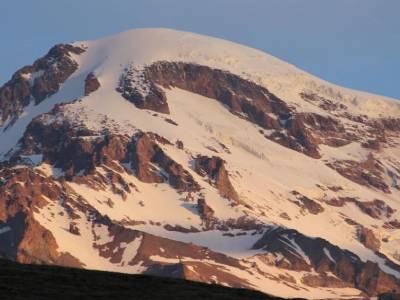 Jour 2-  l'aube sur le mont Kazbek