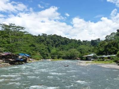 Rivière à Bukit Lawang