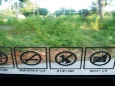 "No Sex" dans un minibus... On est en Thailande...