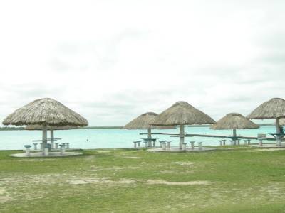 Les Palapas de notre 1er camping a la Laguna de Bacalar