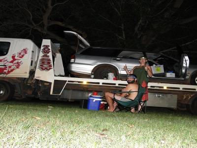 Deuxième nuit dans la voiture sur la dépanneuse, YIHAA