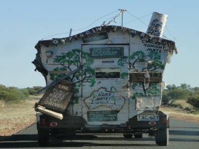 Vu sur la route. Y a plus bizarre que nous