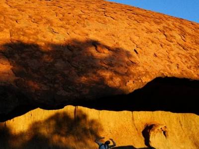 Petite grotte dans gros rocher