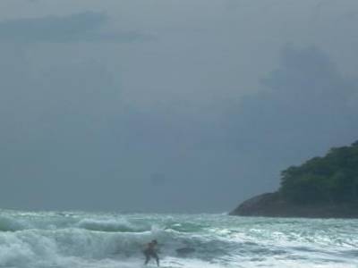 Notre surfeur en pleine action