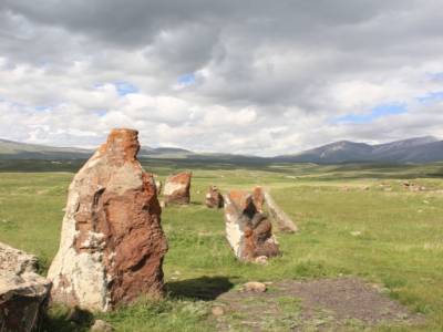 Route vers le Sud - Menhirs de Sisian
