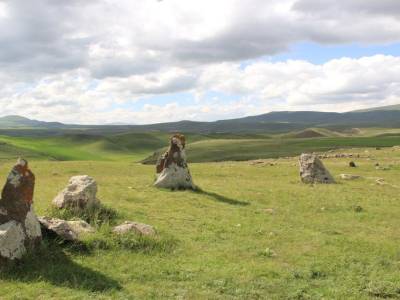 Route vers le Sud - Site de Sisian - Menhirs