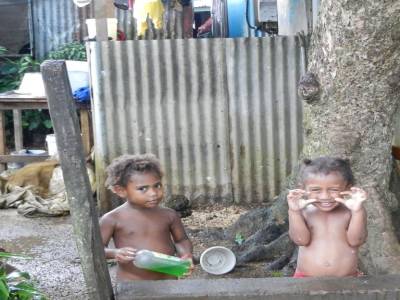 Des enfants qui me supplient de les prendre en photo !