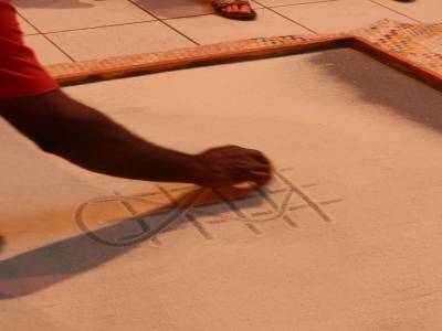 Comment dessiner sur le sable