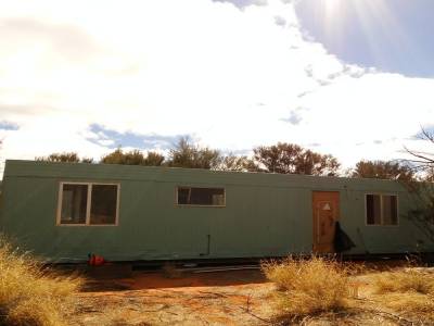 Le DONGA ou prefabrique en cours d'amenagement