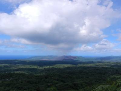 Le fameux volcan... au loin