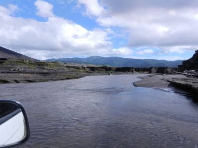 Petite rivière a traverser pour aller dans notre bungalow