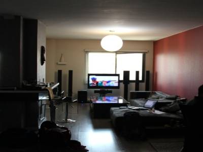 Bel appartement partagé avec Puya pendant 3j. 