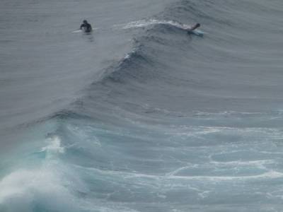 Surfeurs a Uluwatu