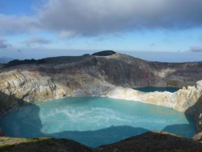 Oh, les lacs cratères du Kelimutu!!