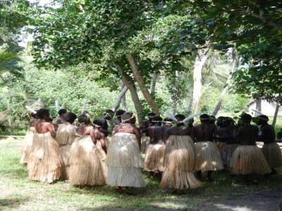 Danses à côté de notre bungalow
