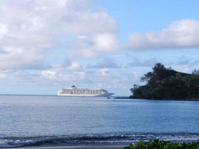 Le bateau de croisière dans notre baie