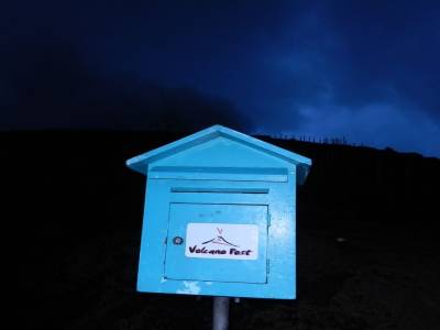Une boîte au lettre au pied du volcan !