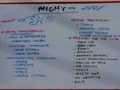 Briefing sur la plongée de nuit!