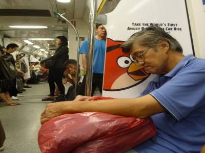 Dans le métro - Angry bird est parmi nous
