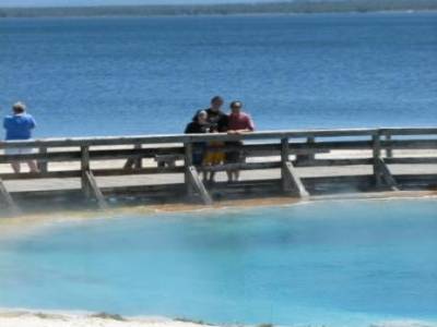 Bassin eau sulfureuse chaude