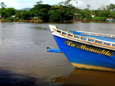 Vue sur le fleuve du resto Papadilo