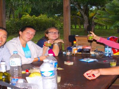 Apéro carbet avec Amandine, Fanny et Thomas