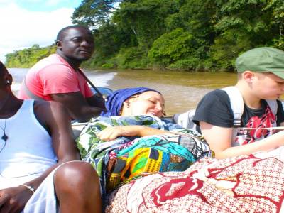 Pirogue entre Maripa et Papaïchton