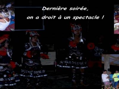 Dernière soirée, un spectacle donné par les villageois et employés du parc