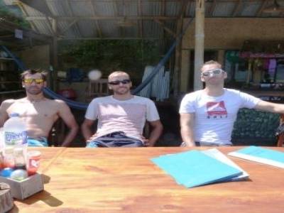 Au bord de la plage de Balian
