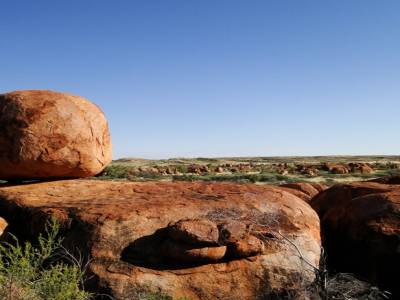 De gros rochers qui tiennent en equilibre