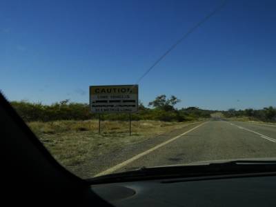 Attention Road Train de plus de 50m de long