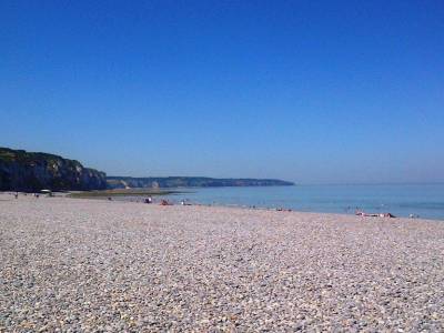 Plage à galet (eau froide)
