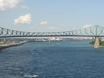 Le pont Jacques Cartier sur le St Laurent