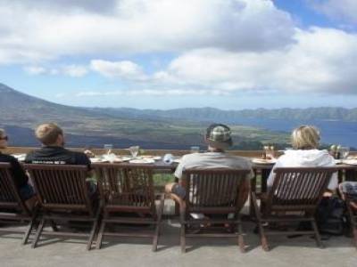 Petit restaurant avec vue sur le Gunung Batur...