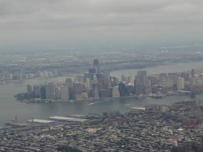 Vue d'avion dans les nuages NYC