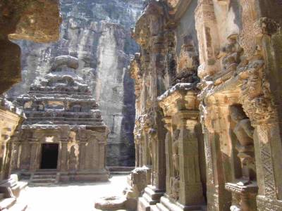 Éllora caves
