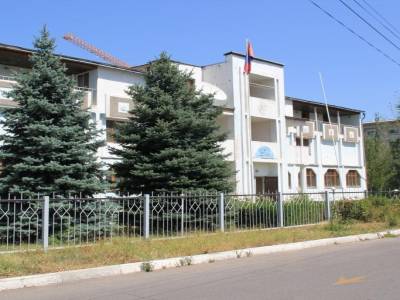 Consulat de Mongolie ..1 mois de fermeture.. réouverture le 30/07! impossible à trouver, mais le meilleur service!