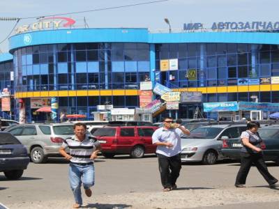 La mecque des "car parts" à Almaty ...!! Car city