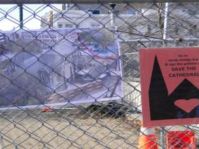 La cathedrale est aujourd hui en cours de demolition
