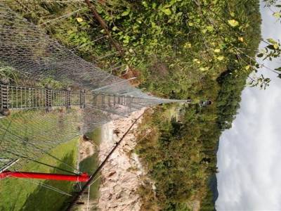 Pont suspendu, ma foi assez flippant 