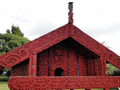 Garde manger traditionnel dans un village maori pre europeen
