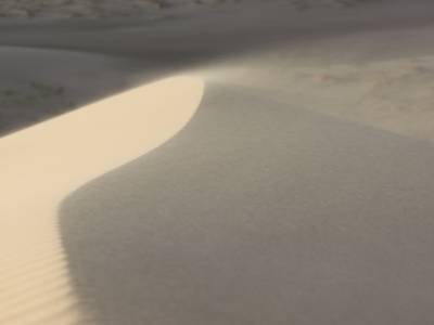 ... et toujours le vent. Très souvent matin et soir ... il peut tomber en milieu de journée, dans ce cas les températures grimpent mais le sable reste frais à l'ombre du Toy..