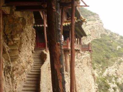 Temple suspendu