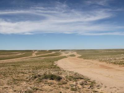 Mondalgovi - Ulan Baatar, une multitude de ramifications .. mais la piste est cassante et ennuyeuse.