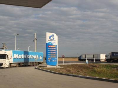 Je choisis d'utiliser mon visa de transit Kazakh valide 5j pour faire à peu prés 2 000 km.. (prévu à Téhéran!)