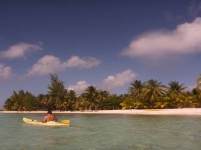 Petite balade en kayak sur eau turquoise