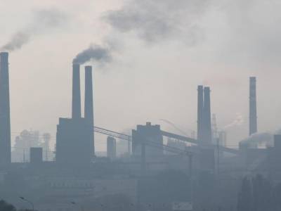 Banlieue de Marioupol... Une véritable brume de pollution! Le centre ville est plus sympa!