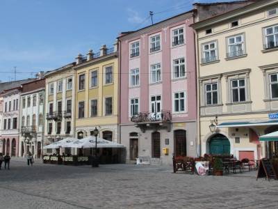Arrivée à Lviv ... un choc culturel car je me sens en Europe pour la 1ere fois depuis 5 mois!!