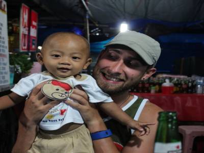 Ketut et son plus jeune