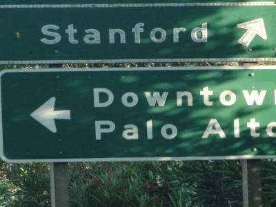 Stanford est une université prestigieuse qui forme l'élite américaine. Palo Alto est le centre névralgique de la Silicone Valley